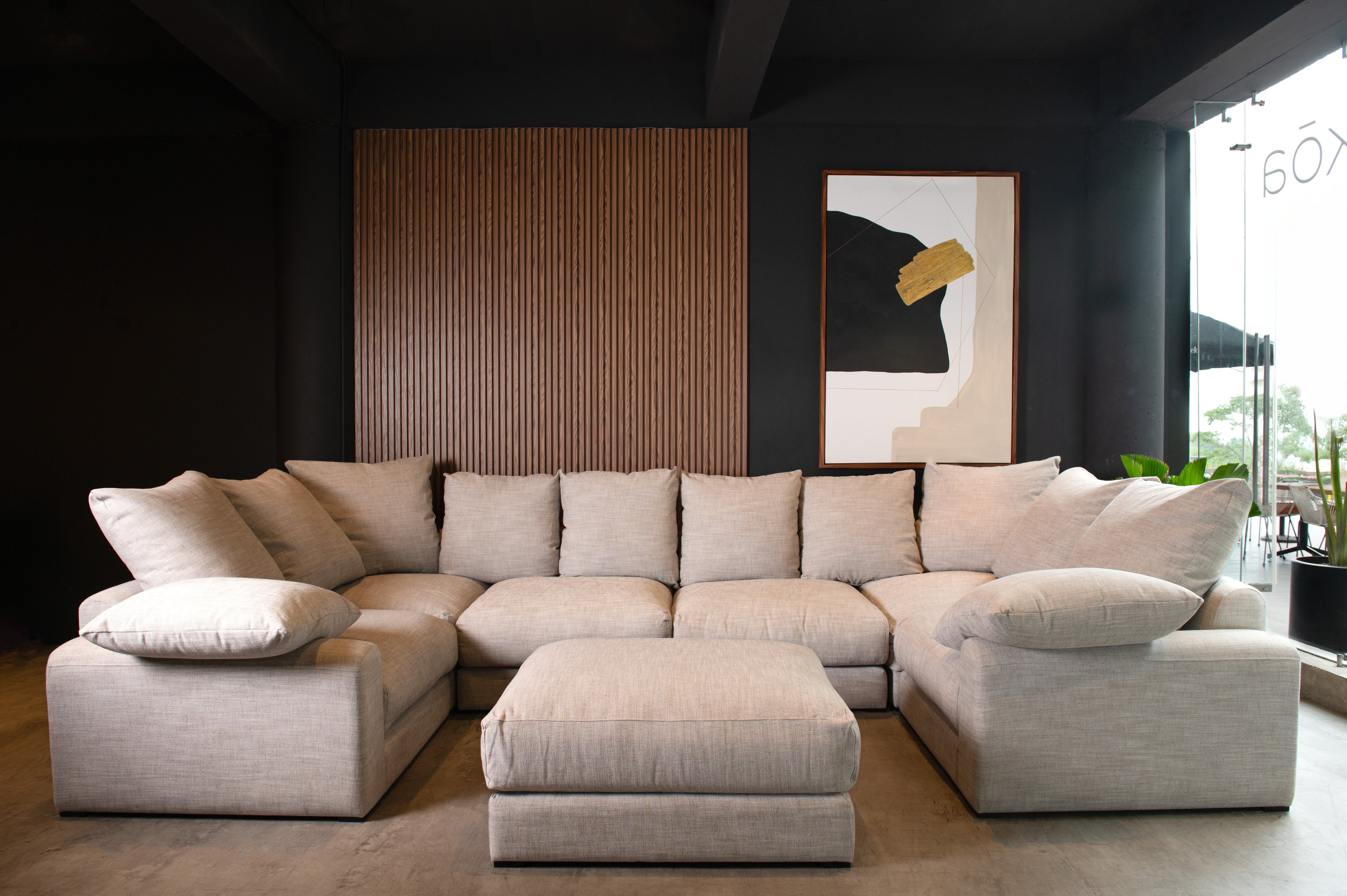 Sala Modular Lucca con Ottoman – Sofá Modular con Ottoman Elegante y Funcional
